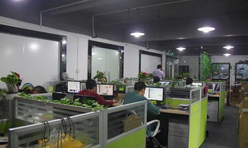 我,在深圳一家工厂上班,月薪18000元,周末双休,从来不用加班